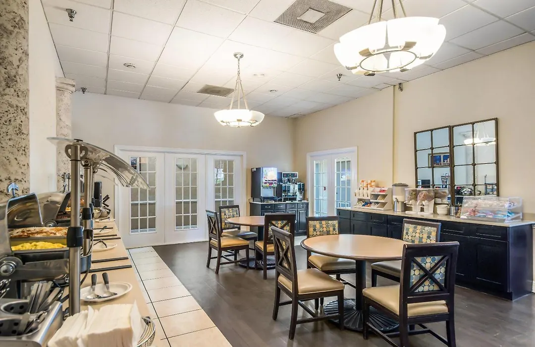 Clarion Inn & Suites Central Clearwater Beach-1